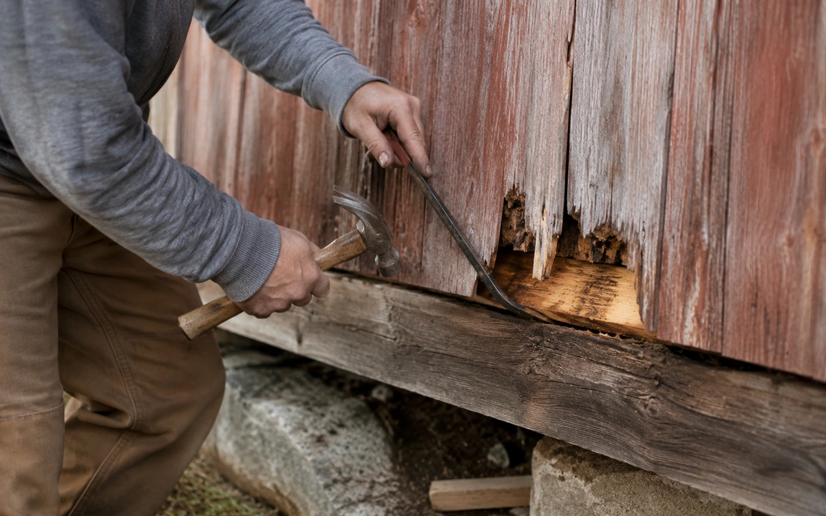 Barn repair contractor